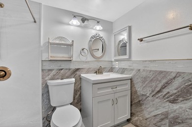 Move right into this updated 1 bed, 1.5 bath 3rd-floor condo in - photo 20