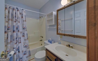 Curated over time to accommodate family and guests alike, this - photo 21