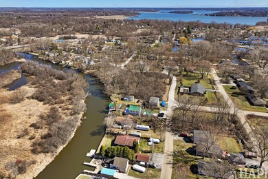 Welcome to the quiet side of Chain O'Lakes living. Experience - photo 25