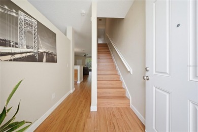 Welcome to this beautifully maintained 3-bedroom, 2.5-bathroom - photo 3