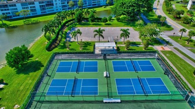 Move right into this updated 1 bed, 1.5 bath 3rd-floor condo in - photo 38
