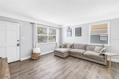 Welcome home to this nicely maintained and move-in ready 3 - photo 3