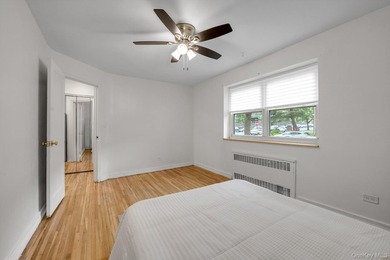 Welcome to this bright and inviting private, well-sunlit - photo 8