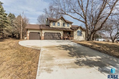 (private lake, pond, creek) Home For Sale in Sioux Falls South Dakota