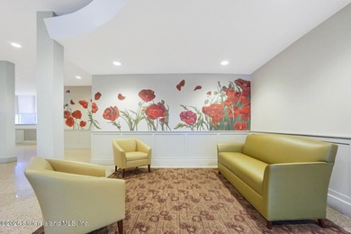 Welcome to this fabulous one-bedroom home featuring a spacious - photo 5