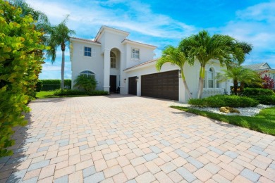Lake Home For Sale in Palm Beach Gardens, Florida