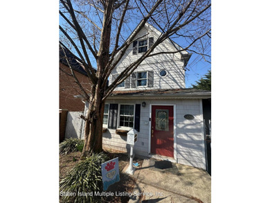 ABSOLUTELY CHARMING 4 BEDROOM, 2 BATH COLONIAL, PERFECT DOLL - photo 1