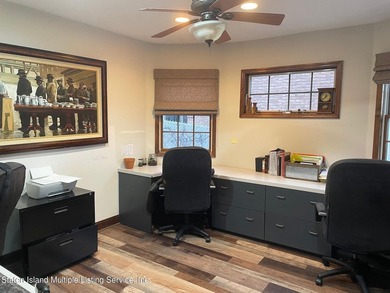 ABSOLUTELY CHARMING 4 BEDROOM, 2 BATH COLONIAL, PERFECT DOLL - photo 6