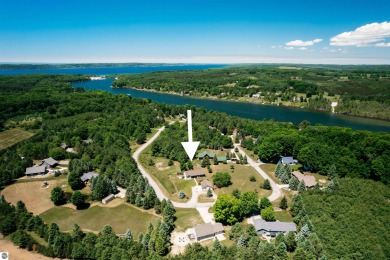 Torch Lake Home For Sale in Bellaire Michigan