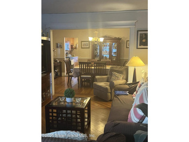 This lovely detached colonial family home has much to offer - photo 6