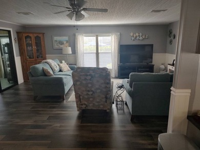 Welcome to Lake Fairways. This 2-bedroom 2 bath home located at - photo 4