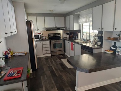 Welcome to Lake Fairways. This 2-bedroom 2 bath home located at - photo 5