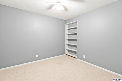 Enjoy lake living at its best with this updated 3-bedroom - photo 33