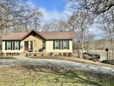 Lake Front! One of the Neatest Homes on Lake Cumberland! This - Lake Home For Sale in Bronston, Kentucky