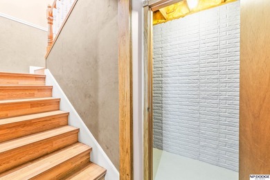 Enjoy lake living at its best with this updated 3-bedroom - photo 44
