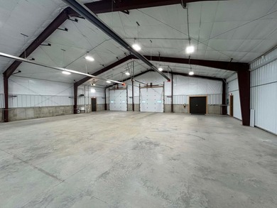 Welcome to this exceptional commercial property centrally - photo 2