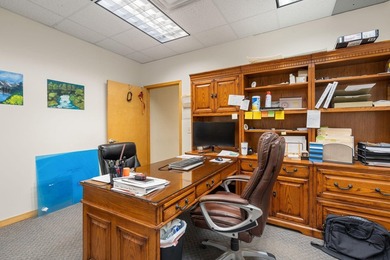 Welcome to this exceptional commercial property centrally - photo 8