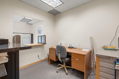 Welcome to this exceptional commercial property centrally - photo 10