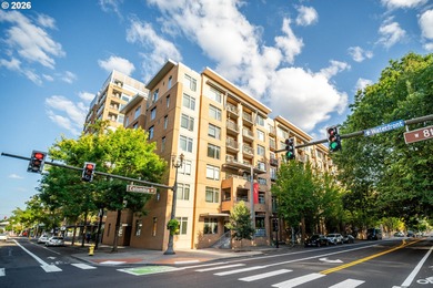 Lake Condo For Sale in Vancouver, Washington