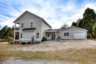 Welcome to 2475 Clubhouse Road in Summerton, SC - A stunning - photo 2