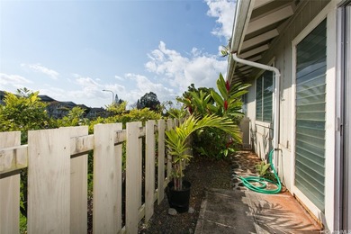 A must see in this peaceful tropical landscaped retirement - photo 8