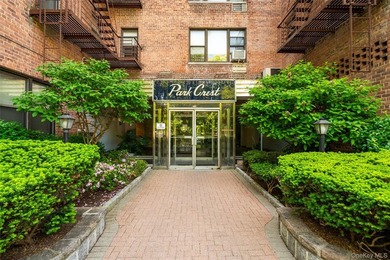 BACK TO MARKET---Welcome to Park Crest! Move right into this - photo 1