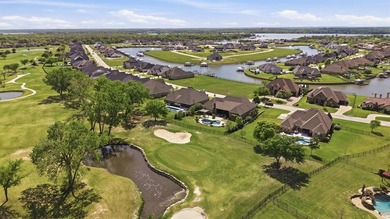 Resort Lifestyle at its best! Luxury living in this beautifully - photo 35