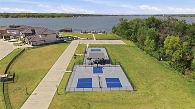 Resort Lifestyle at its best! Luxury living in this beautifully - photo 40