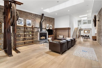Experience luxurious loft living in this 3-Bedroom + Office - photo 2