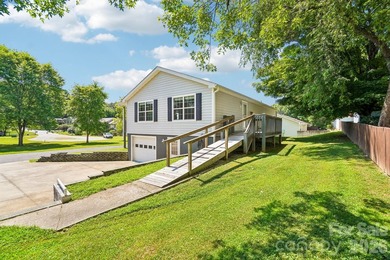 3 Bedroom, 2 Bath home in the desirable Meadows of Etowah! - photo 5