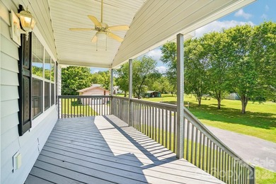 3 Bedroom, 2 Bath home in the desirable Meadows of Etowah! - photo 6