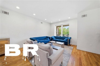 Welcome to this MIC immaculate single-family home with a front - photo 3