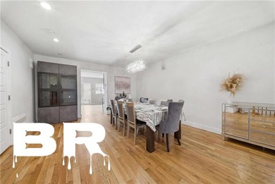 Welcome to this MIC immaculate single-family home with a front - photo 4
