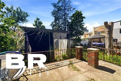 Welcome to this MIC immaculate single-family home with a front - photo 9