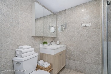A rare opportunity to own a spacious ground-level 2-bedroom - photo 6