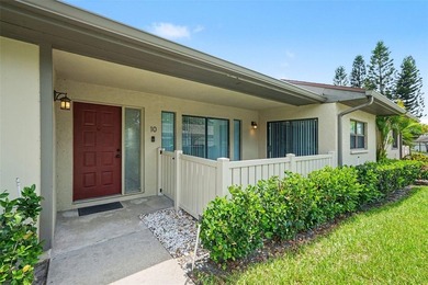 Virtually Staged. Welcome to 10 Lesley Lane, located in the - photo 3
