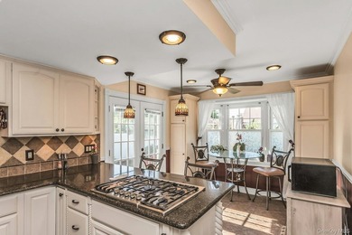 Welcome to this charming and beautifully maintained Cape Cod - photo 13