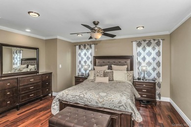 Welcome to this charming and beautifully maintained Cape Cod - photo 17