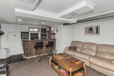 Welcome to this charming and beautifully maintained Cape Cod - photo 28