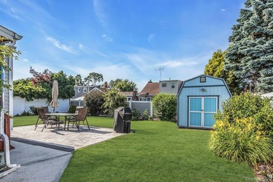 Welcome to this charming and beautifully maintained Cape Cod - photo 31
