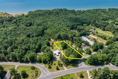 Just off 77th St, this 1.04-acre level sandy buildable lot - photo 2