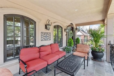 A Distinguished Bay Ridge Estate with Timeless Elegance & - photo 4