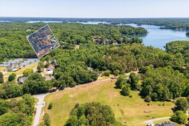 Nice building lot located in a Lake Keowee community. Gentle - photo 1