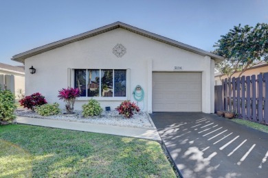 (private lake, pond, creek) Home For Sale in Boynton Beach Florida