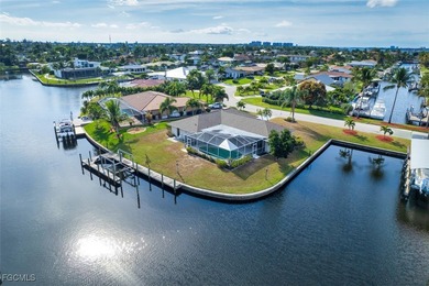 Caloosahatchee River Home For Sale in Fort Myers Florida