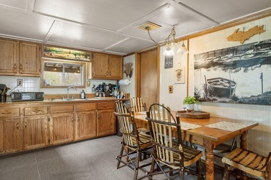 4 bed, 1 bath home conveniently located close to town and near - photo 11