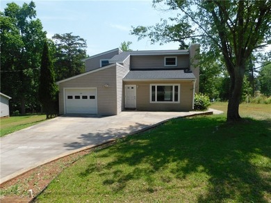 Lake Hartwell Home Sale Pending in Anderson South Carolina