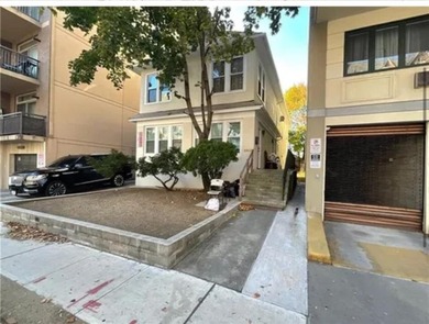 Phenomenal Midwood location! This detached two family on a 40 x - photo 4