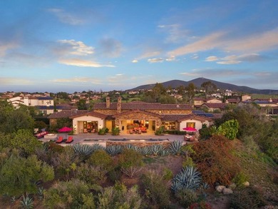 Welcome home to this extraordinary, private single-level estate - photo 1