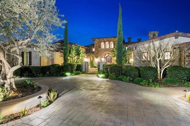 Welcome home to this extraordinary, private single-level estate - photo 3